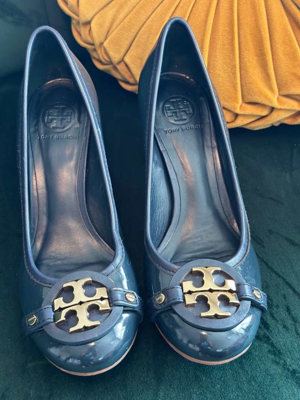 Vintage Tory Burch Navy Patent Leather Logo Round-Toe Pumps